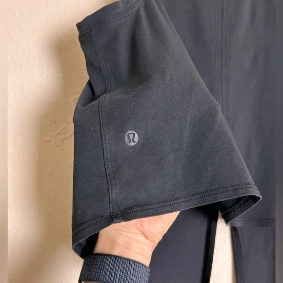 Lululemon time to restore tank top - Picture 5 of 8